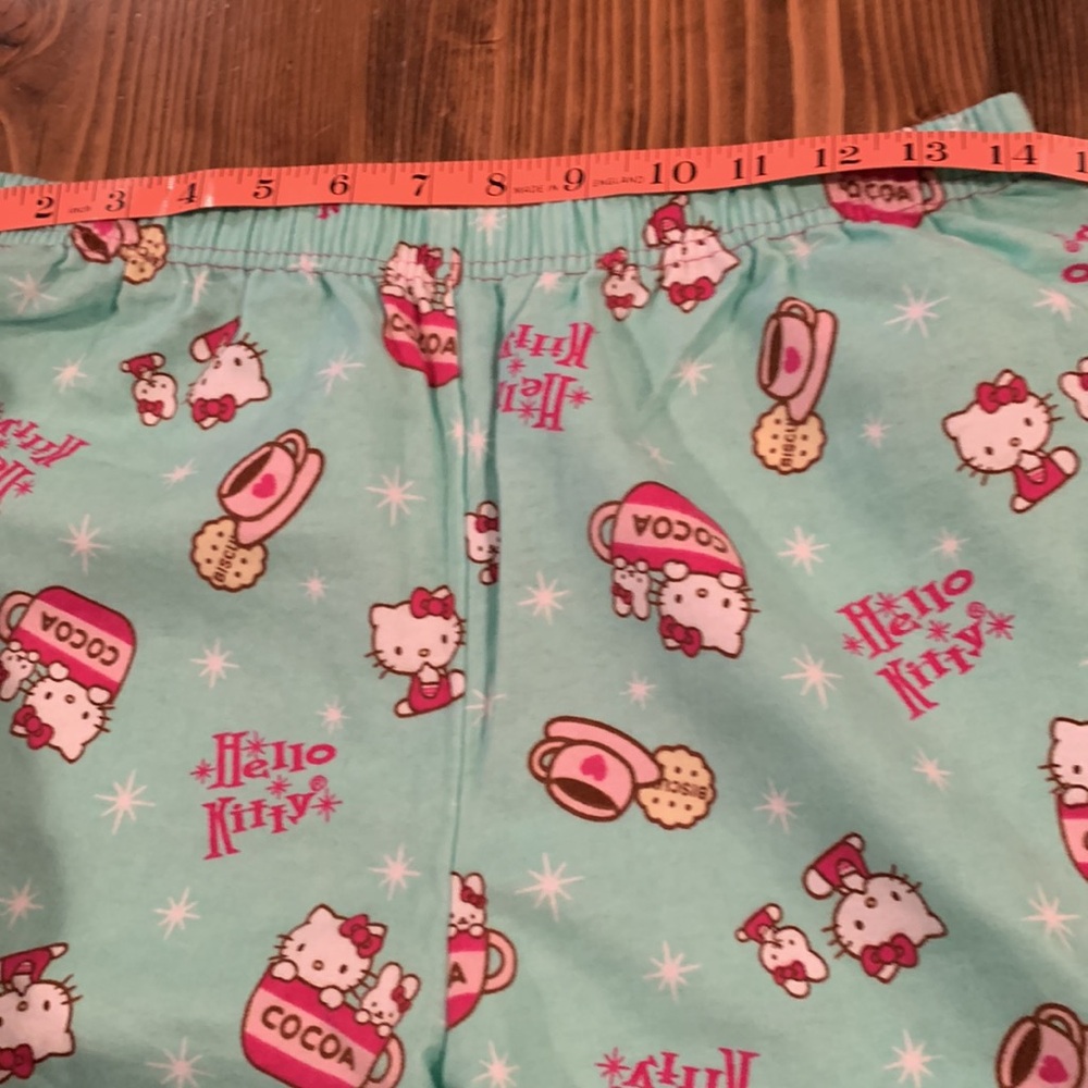Hello Kitty PJs - Picture 4 of 7